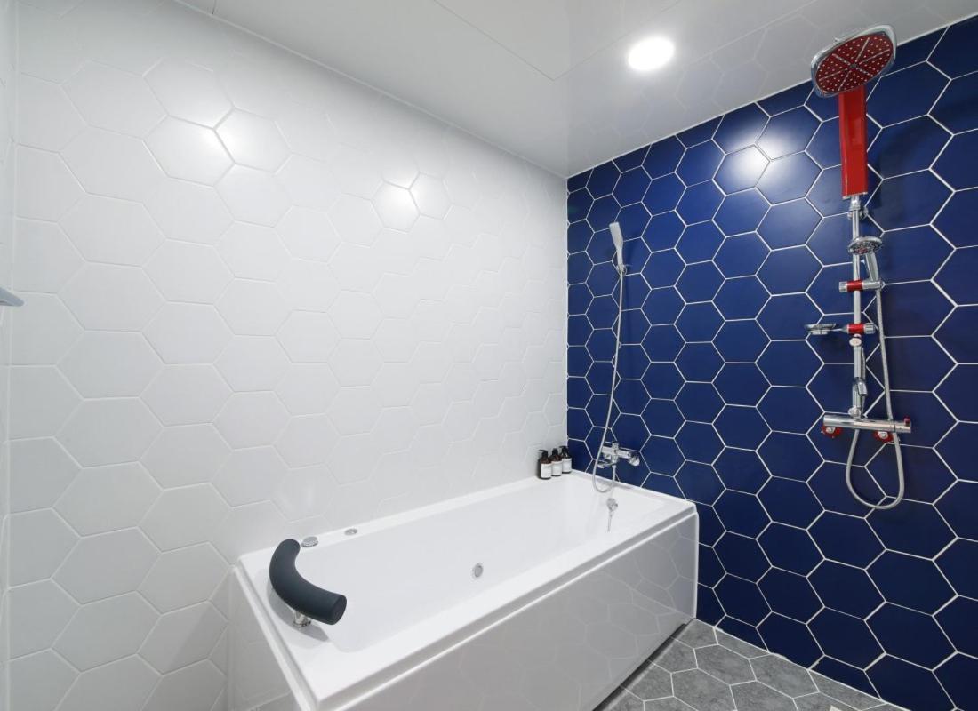 Wj Hotel Pool House Wonju Bagian luar foto